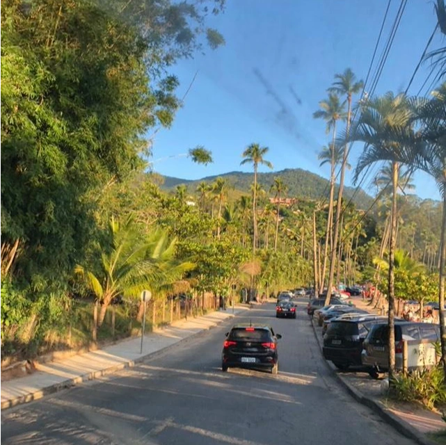 Road trip on Ilhabela, SP.